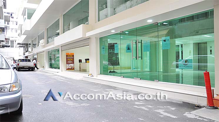  2  Office Space For Sale in Silom ,Bangkok BTS Sala Daeng AA13148